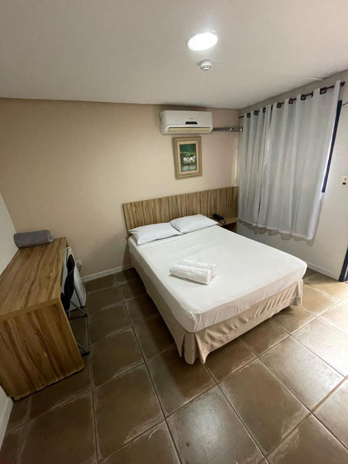 Cr Hotel Bueno - Antigo Hotel Serras De Goyaz Goiania Ngoại thất bức ảnh A room at the hotel